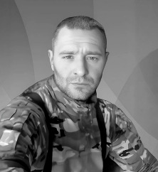 Леонид Петров